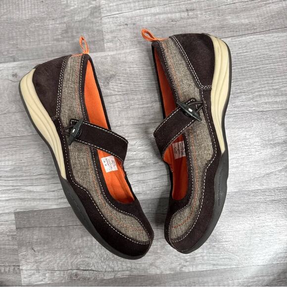 Mary Jane Sporty Flats Brown Suede Fabric Land End Size 7 1/2 - Picture 2 of 7